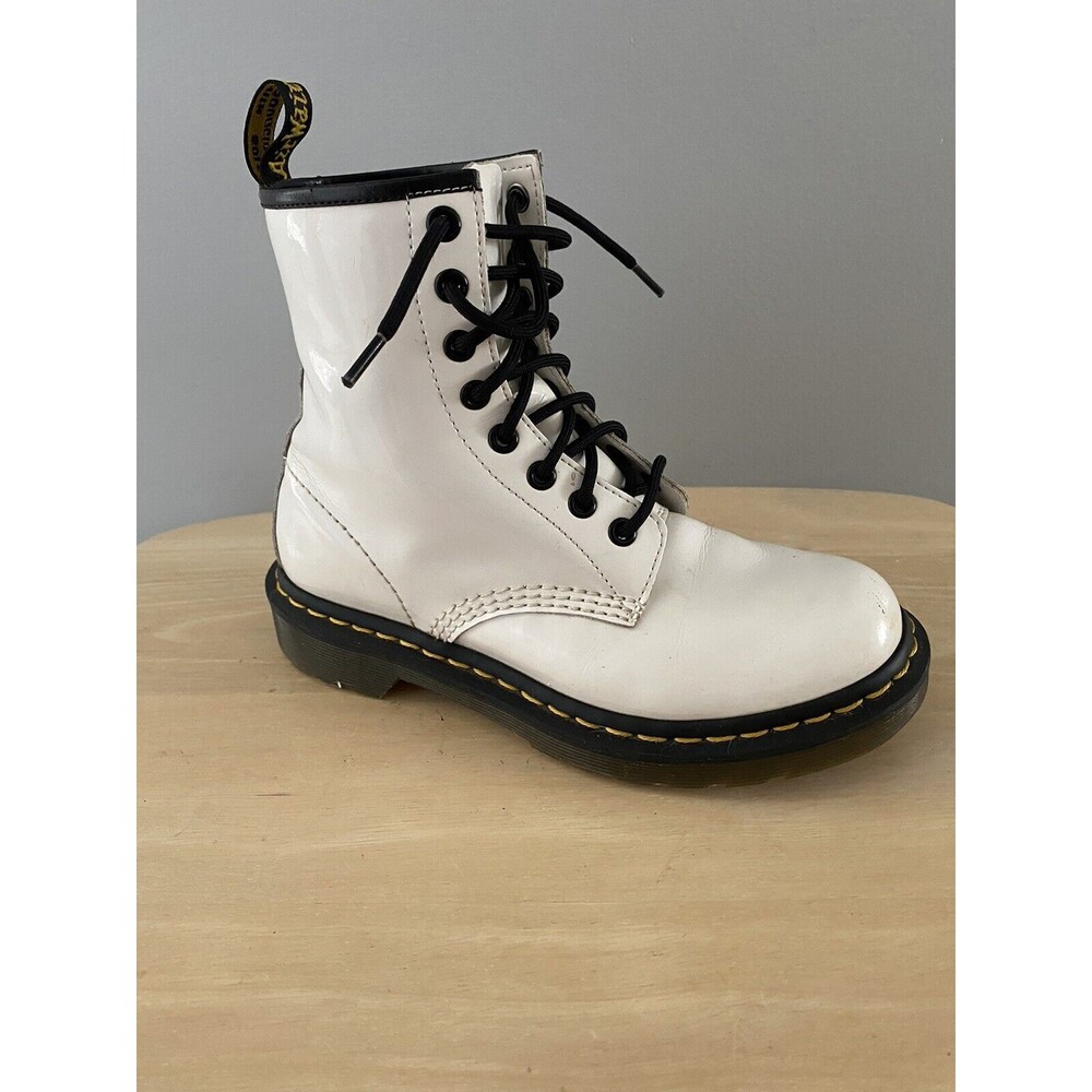 Dr Martens Boots Smooth White Patent Leather Pascal Womens 6 AirWair Docs  1460